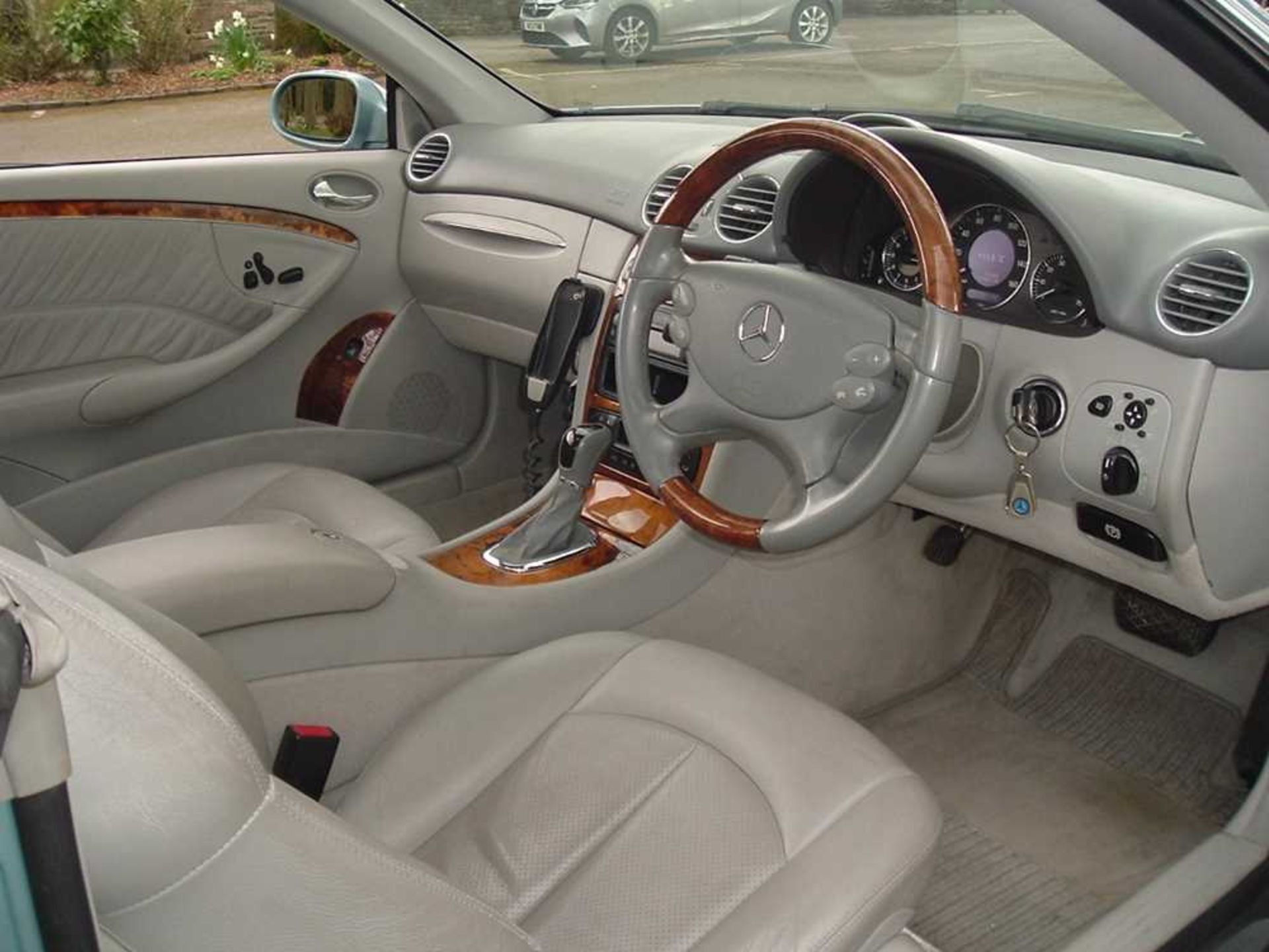 2002 Mercedes-Benz CLK 500 Elegance - Image 16 of 26