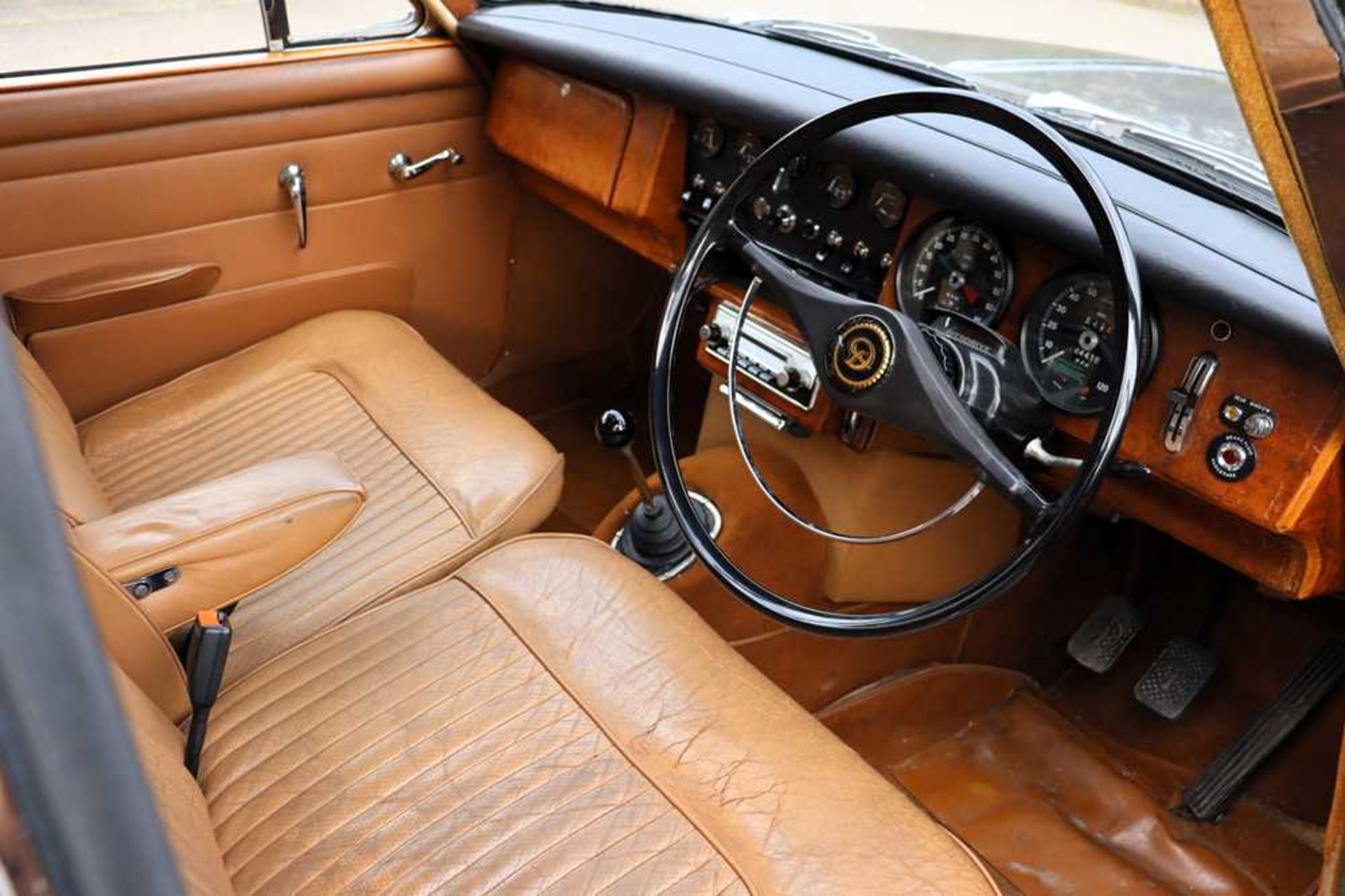 1969 Daimler V8-250 Desirable manual example with overdrive - Image 24 of 101