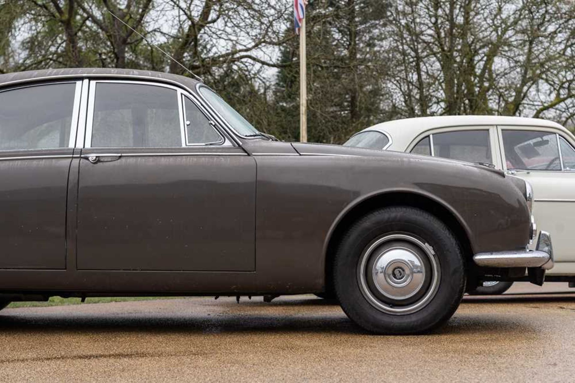 1969 Daimler V8-250 Desirable manual example with overdrive - Image 8 of 101