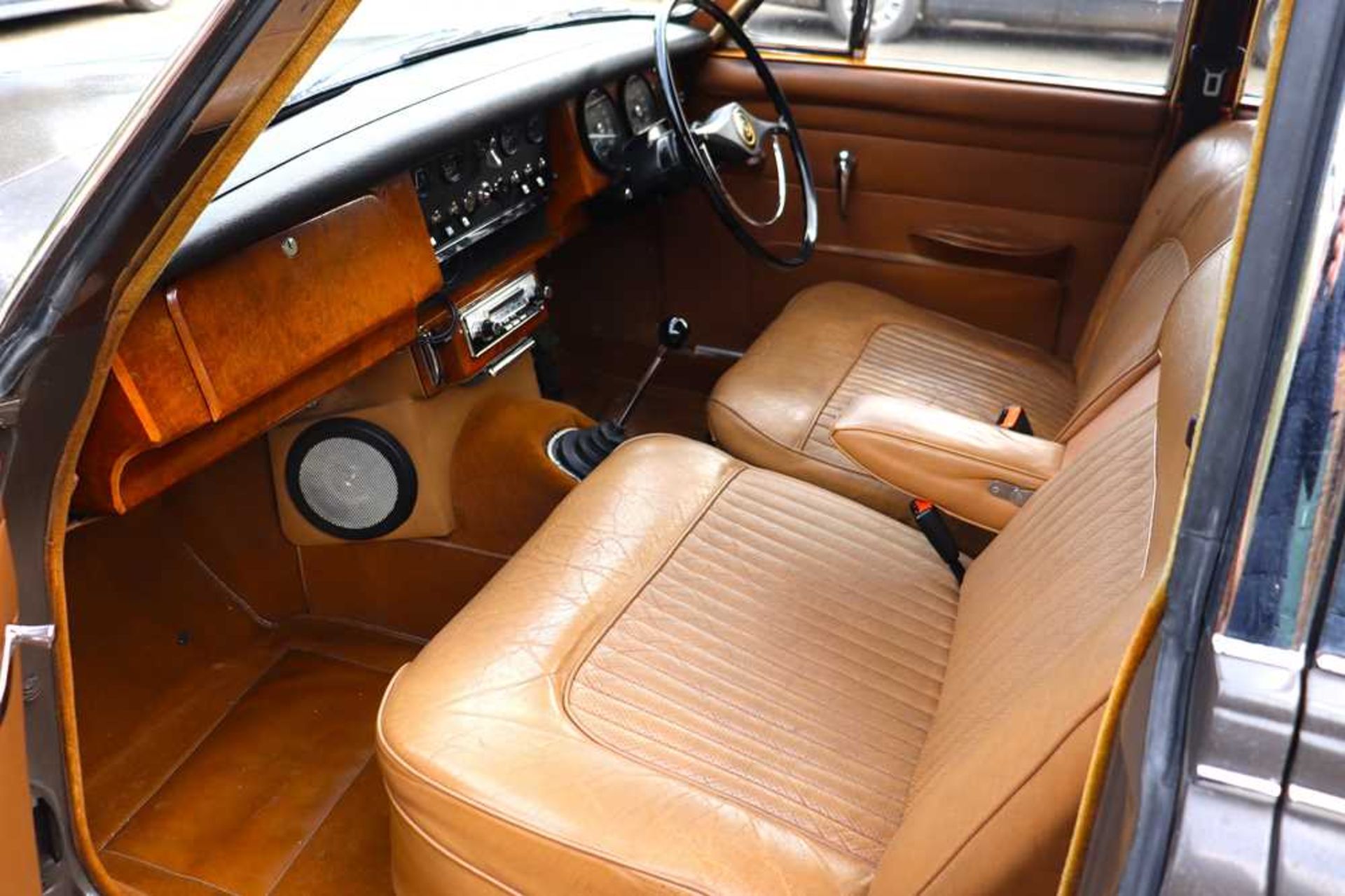 1969 Daimler V8-250 Desirable manual example with overdrive - Image 30 of 101