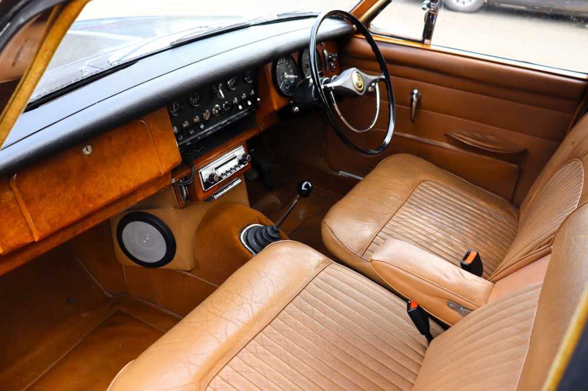 1969 Daimler V8-250 Desirable manual example with overdrive - Image 31 of 101