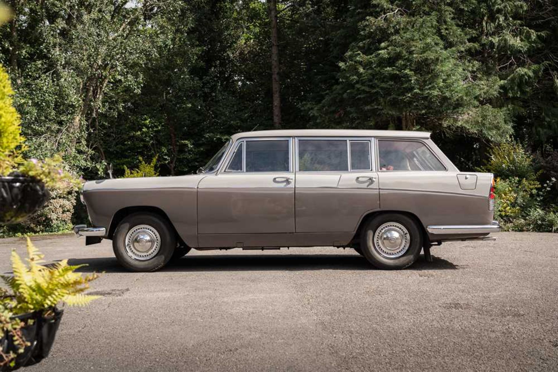 1964 Morris Oxford Series VI Farina Traveller Just 7,000 miles from new - Image 9 of 98