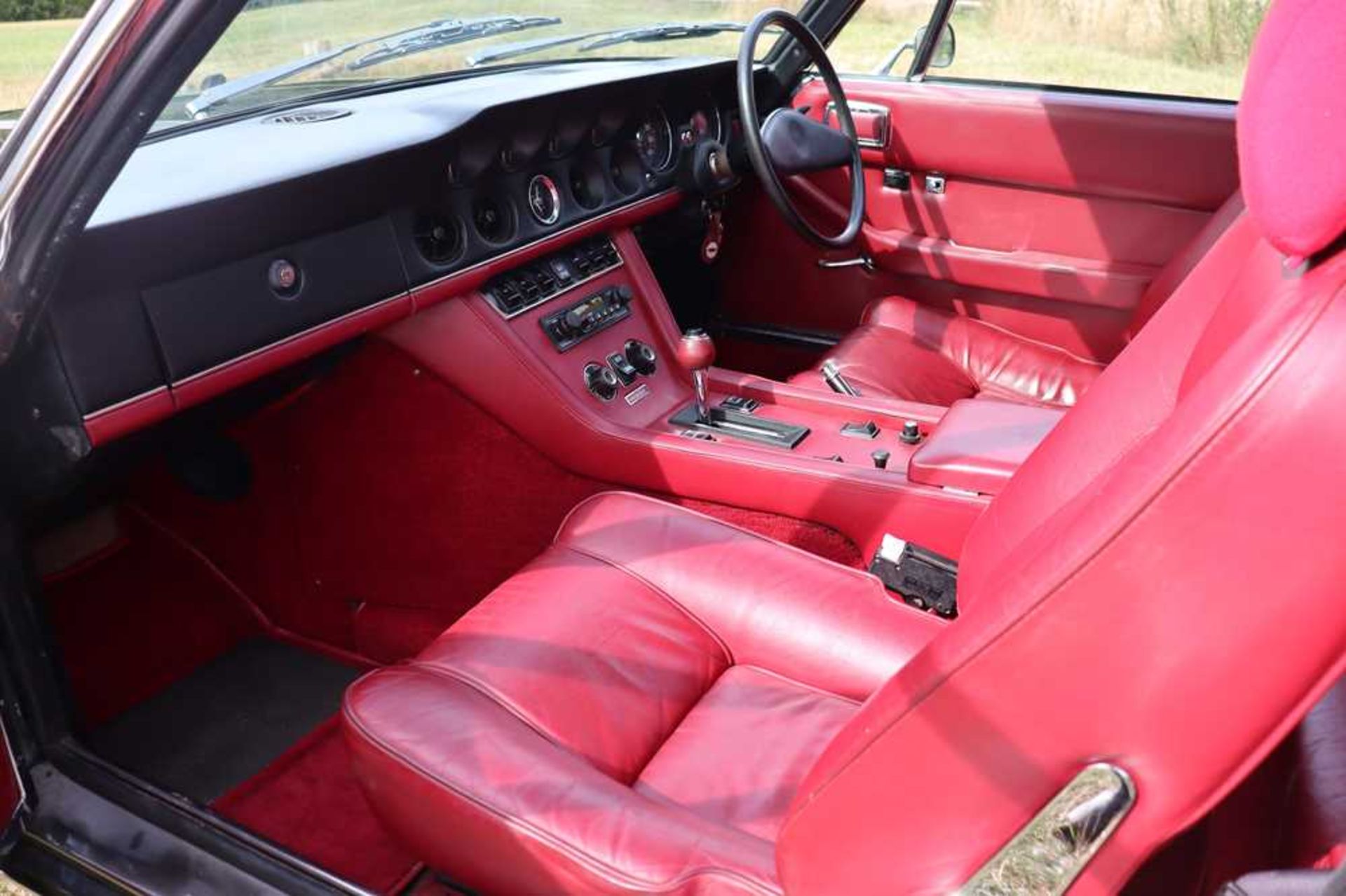 1972 Jensen Interceptor III - Image 19 of 38