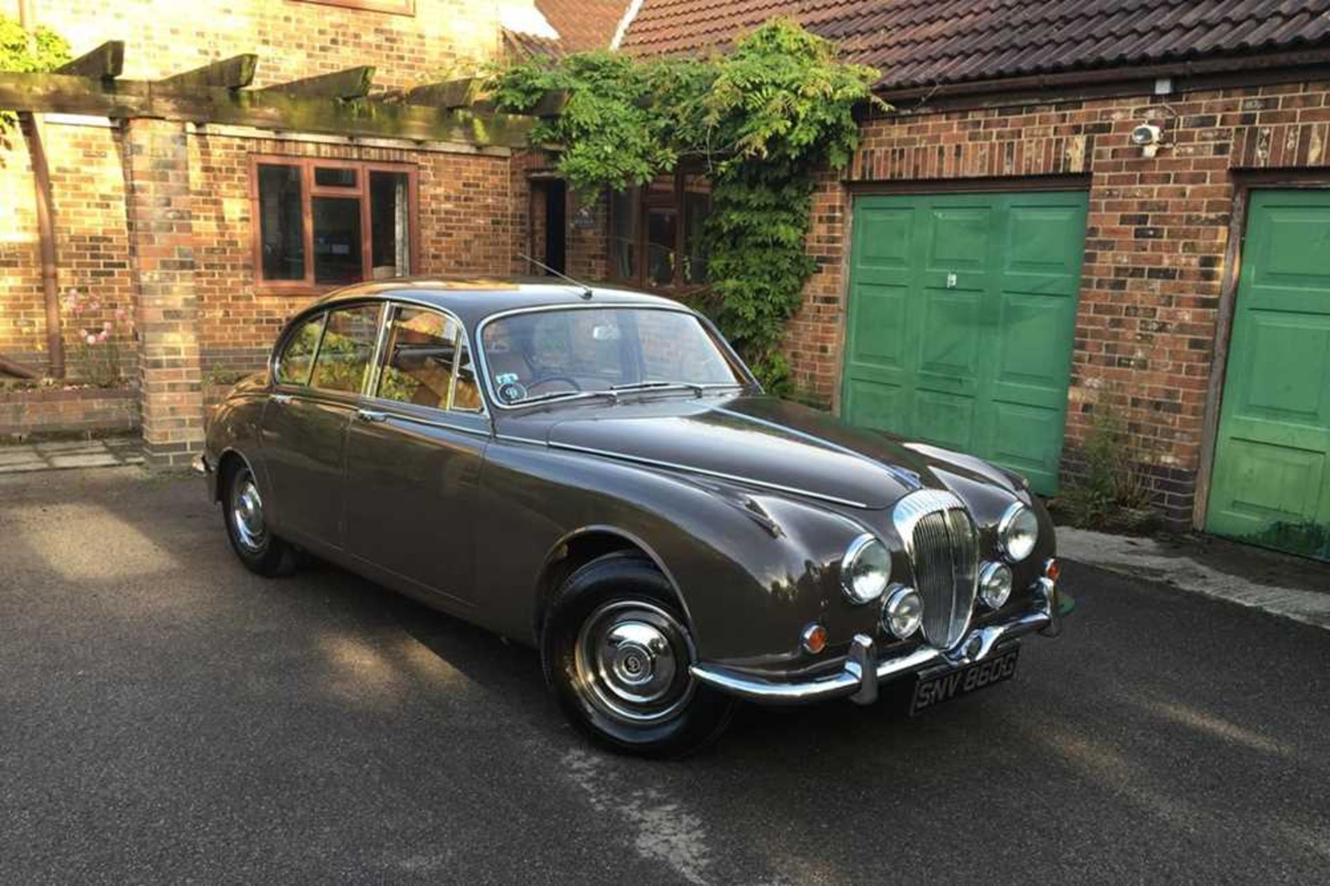 1969 Daimler V8-250 Desirable manual example with overdrive - Image 100 of 101