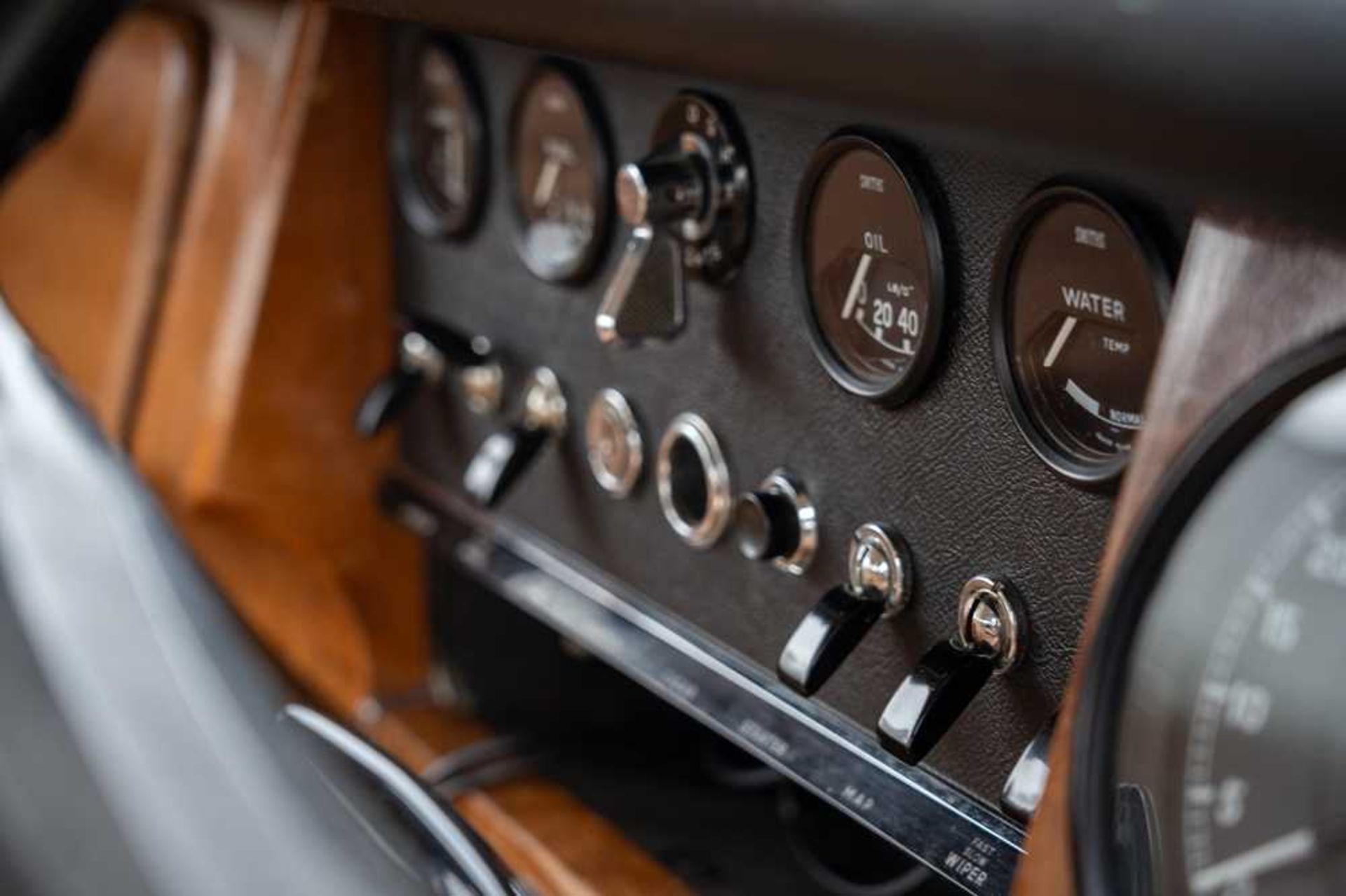 1969 Daimler V8-250 Desirable manual example with overdrive - Image 77 of 101