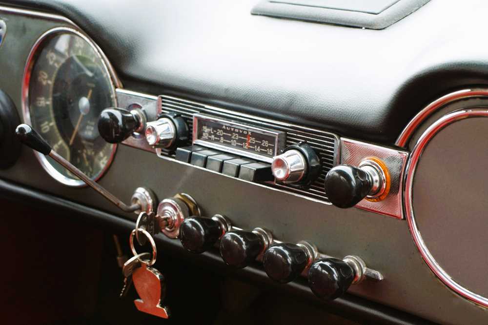 1963 Lancia Flaminia GTL Vanishingly rare Touring-bodied Italian icon in very original condition - Image 75 of 88