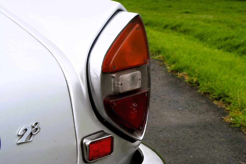 1963 Lancia Flaminia GTL Vanishingly rare Touring-bodied Italian icon in very original condition - Image 52 of 88