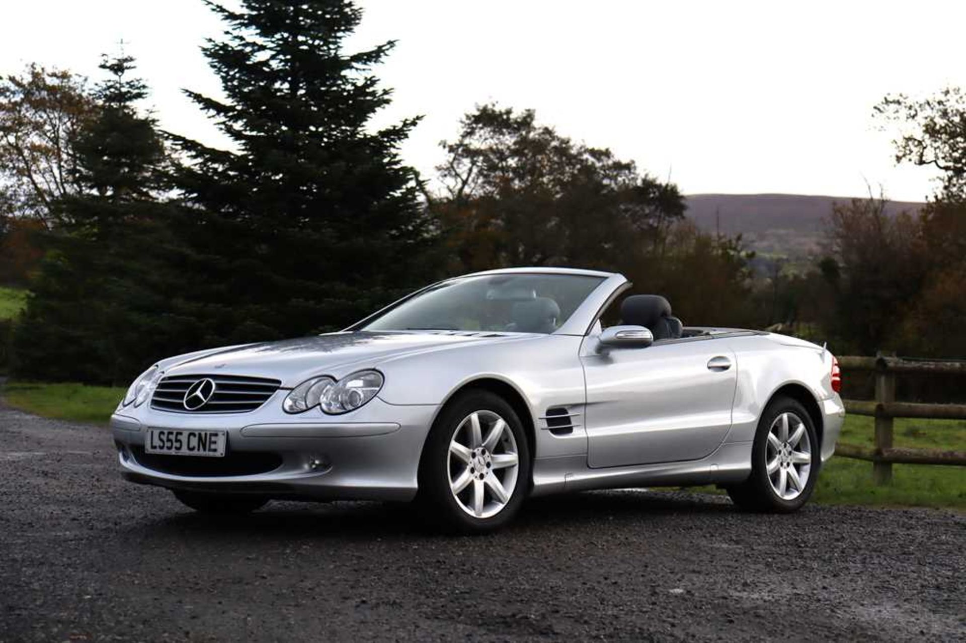 2005 Mercedes-Benz SL 350 Just 34,800 miles from new - Image 3 of 75
