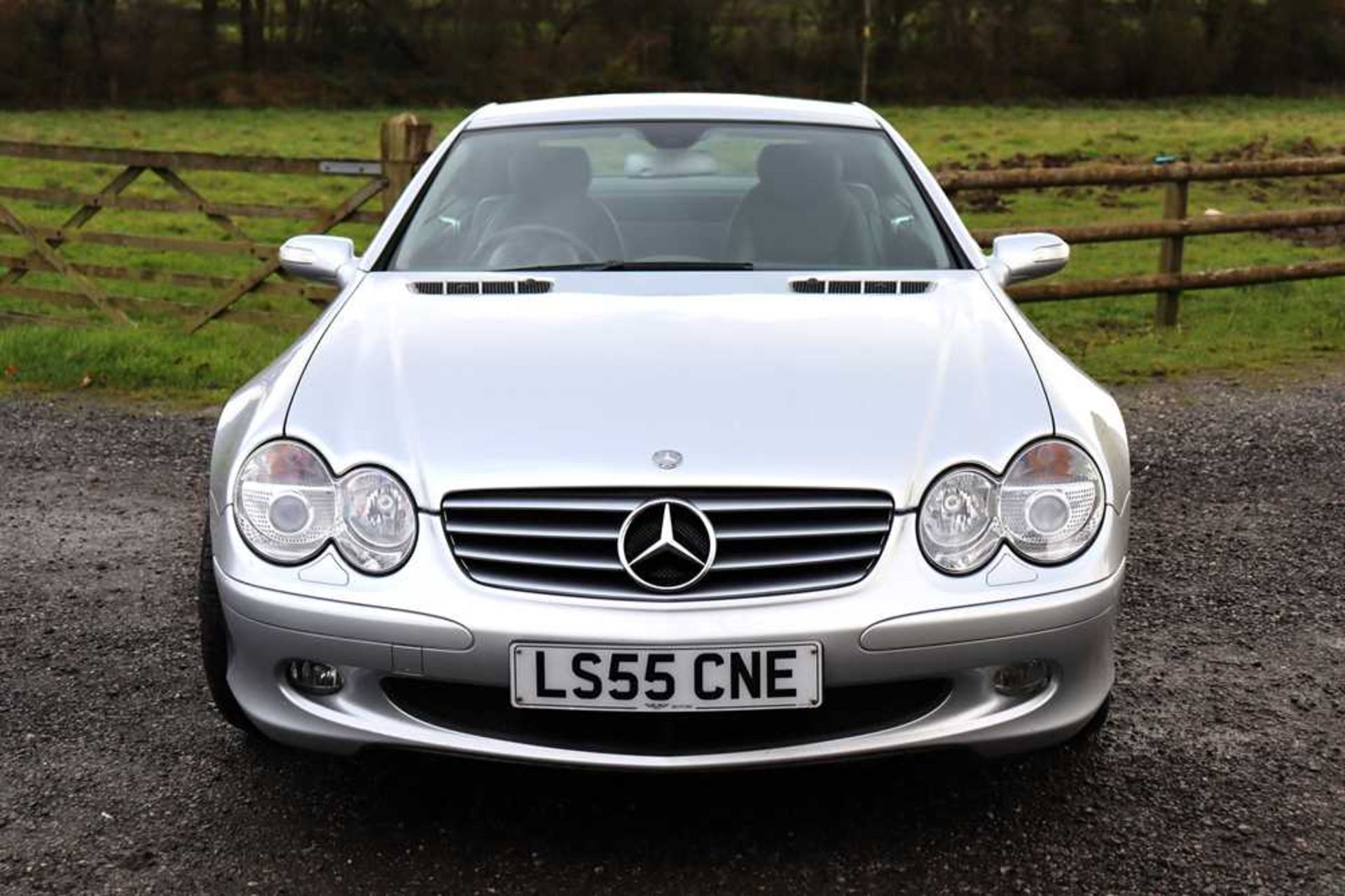 2005 Mercedes-Benz SL 350 Just 34,800 miles from new - Image 6 of 75