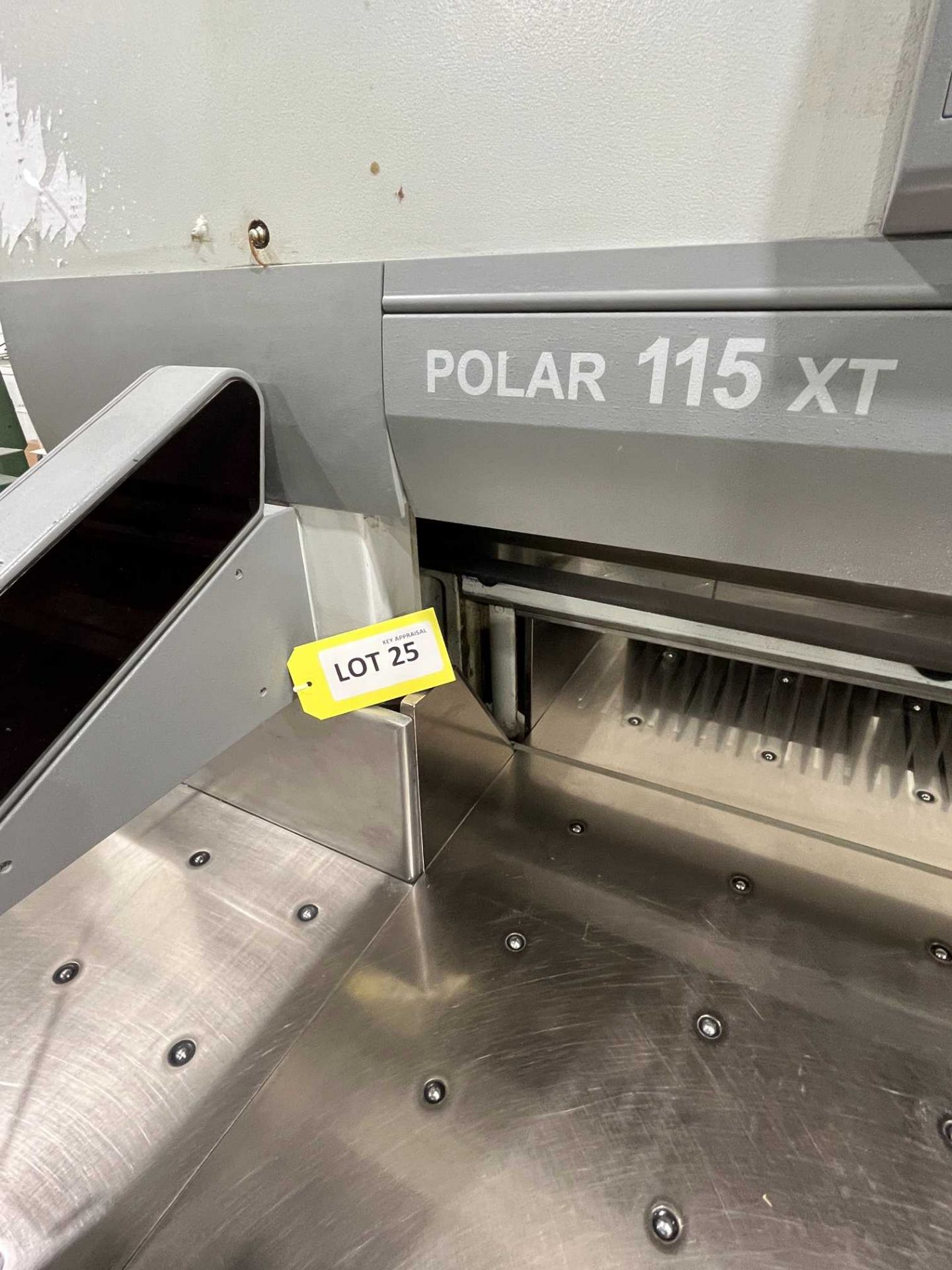 Polar 155 XT 115mm guillotine; Serial No: 7431643 (2004) with spare blade