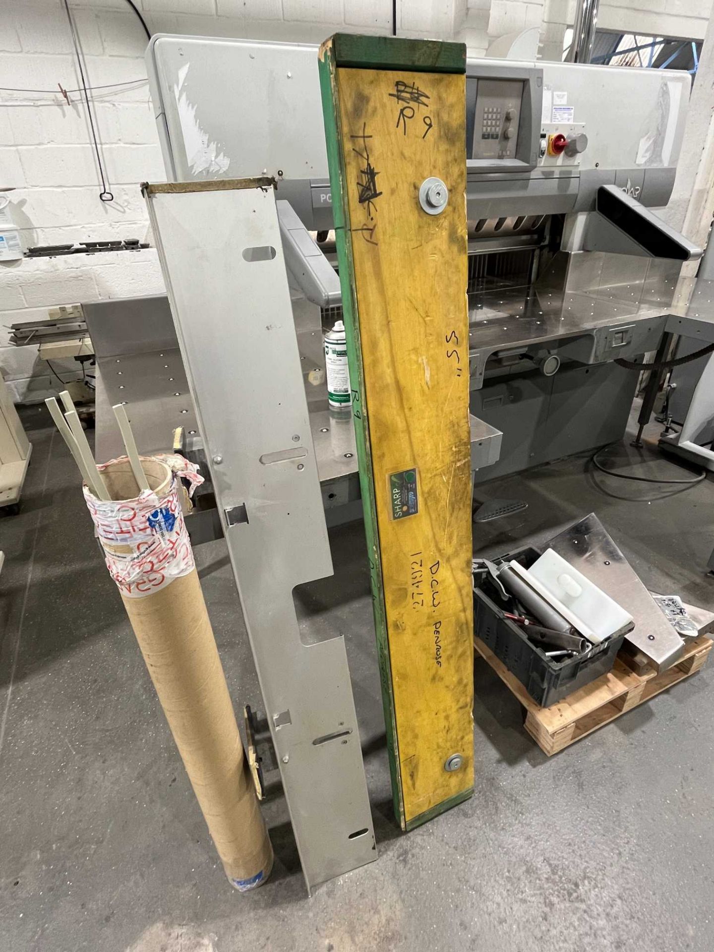 Polar 155 XT 115mm guillotine; Serial No: 7431643 (2004) with spare blade - Image 7 of 8