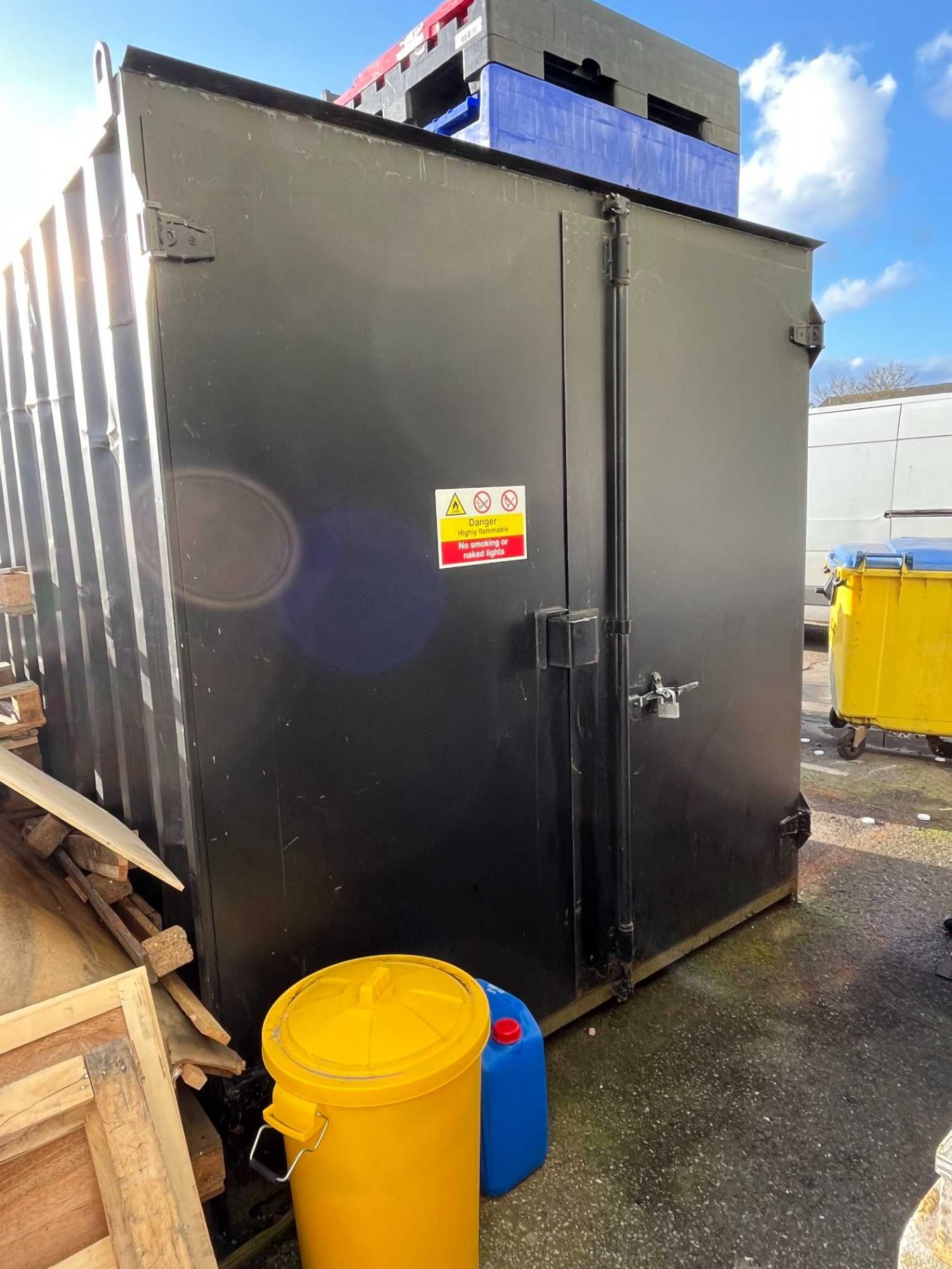 Steel fabricated chemical storage container; 250 x 250 cm; Please Note: RAMS required and agreed - Image 2 of 2