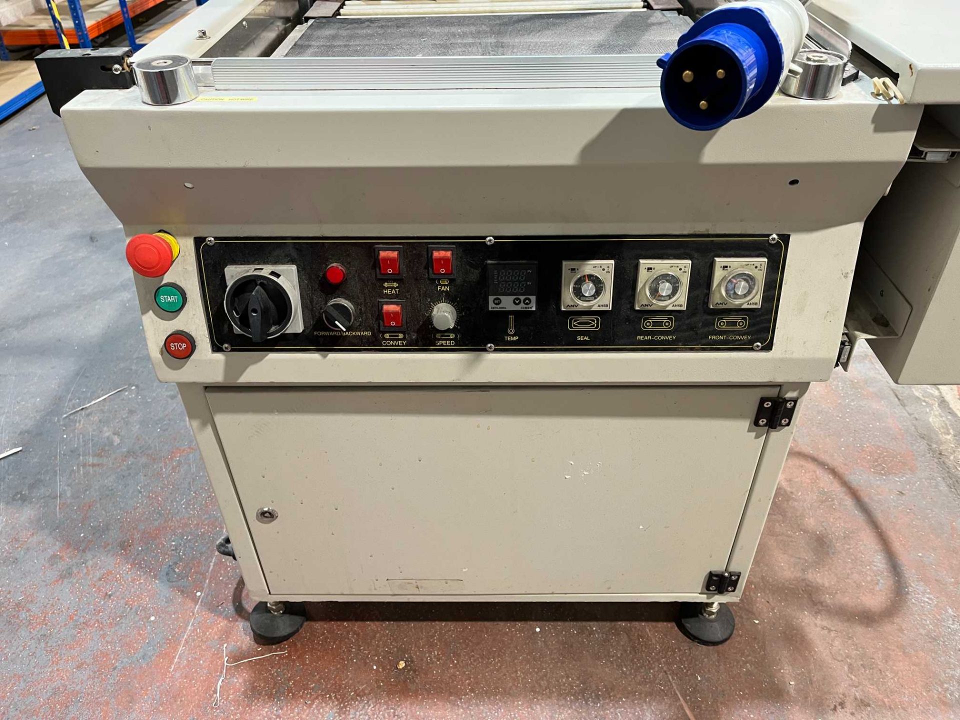 Hualian Compact Seal shrink packaging machine; Serial No: 1656119050101 (2019) - Image 2 of 4