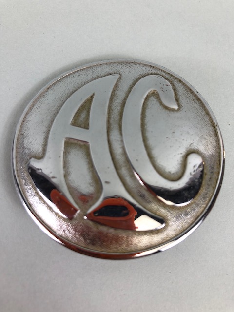 A C motors , Vintage Owners Club enamel bar badge and 2 AC bonnet or boot badges the larger - Image 4 of 8