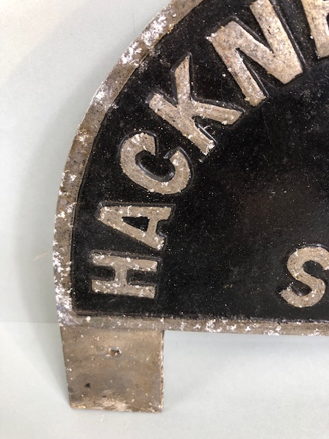 Hackney carriage alloy Passenger plate, Arched plate with bottom mounts stating Hackney Carriage 6 - Image 2 of 7
