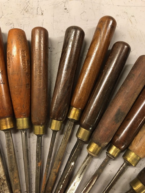 Woodworking collection of wooden handled carving chisels - Image 3 of 7