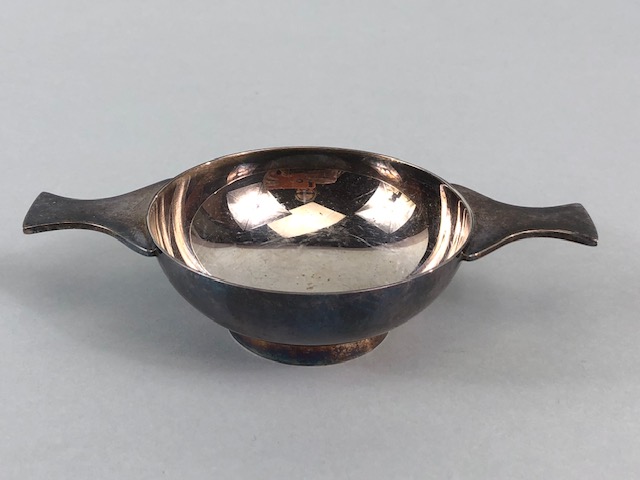 Silver hallmarked twin handled Quaich bowl hallmarked for Edinburgh by maker Francis Howard Ltd