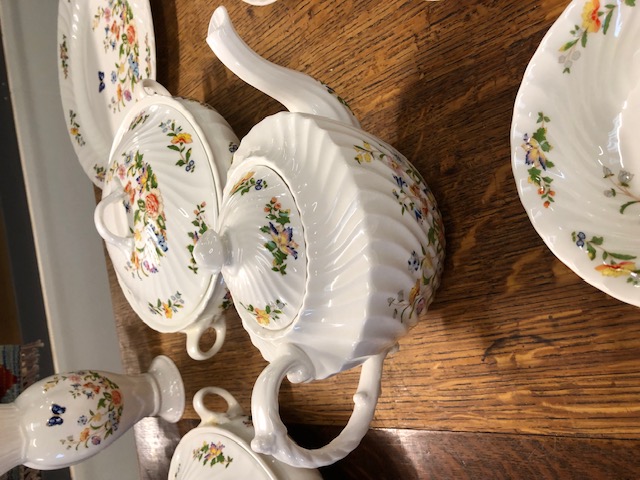 Aynsley China, quantity of Cottage Garden design bone china to include , 6 dinner plates, 5 tea - Image 9 of 10