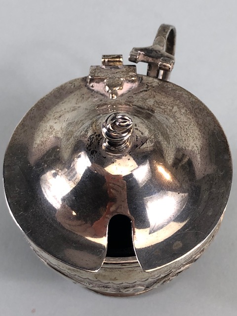 Antique English Hallmarked Silver Birmingham 1896, covered salt pot, repose scroll design hinged lid - Image 7 of 14