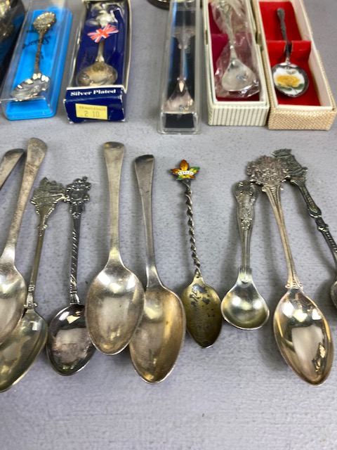 Silver plate, quantity of Antique and vintage Silver Plate to include collectors spoons, sweet - Image 6 of 12