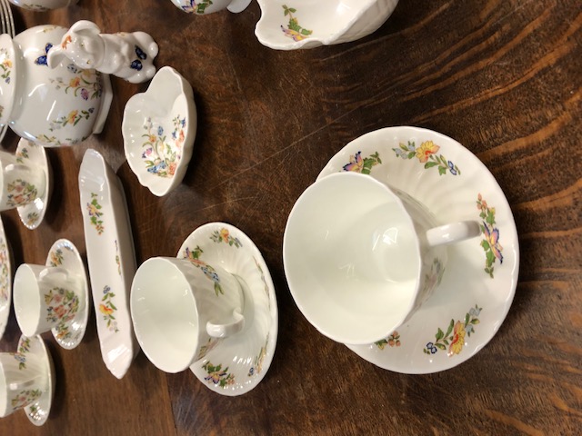 Aynsley China, quantity of Cottage Garden design bone china to include , 6 dinner plates, 5 tea - Image 5 of 10