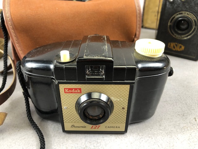 Vintage Cameras, to include Ensign box camera in case, Kodak Sterling II in case, Kodak Brownie - Image 3 of 5