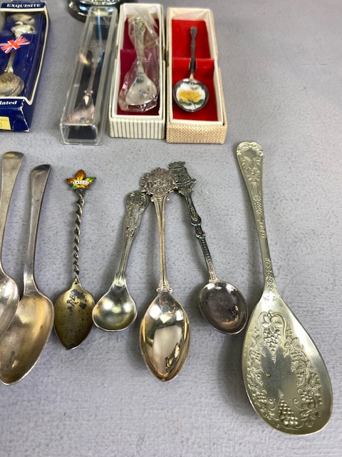 Silver plate, quantity of Antique and vintage Silver Plate to include collectors spoons, sweet - Image 7 of 12