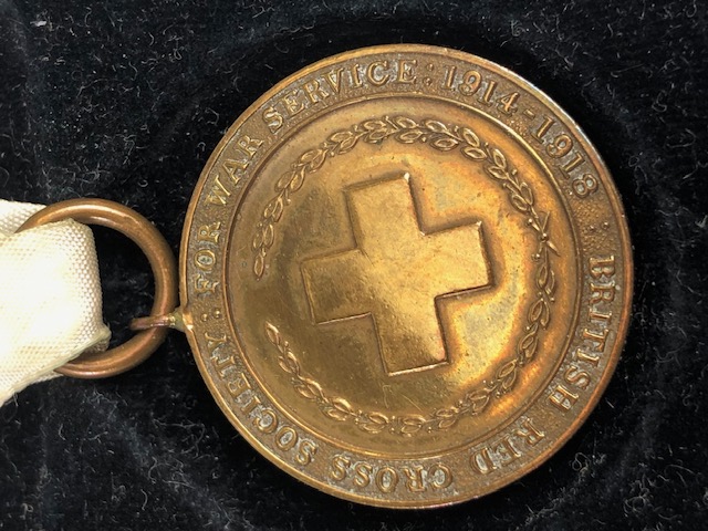 Militaria interest, WW1, Red Cross war service medal 1914-1918 in case silver hallmarked watch chain - Image 3 of 14