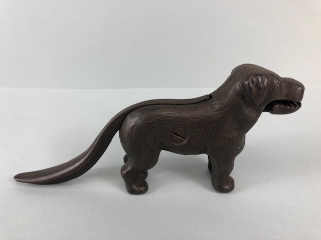 Antique cast Iron dog nut cracker, the tail leaver stamped Made in England along with an illegible - Bild 2 aus 7