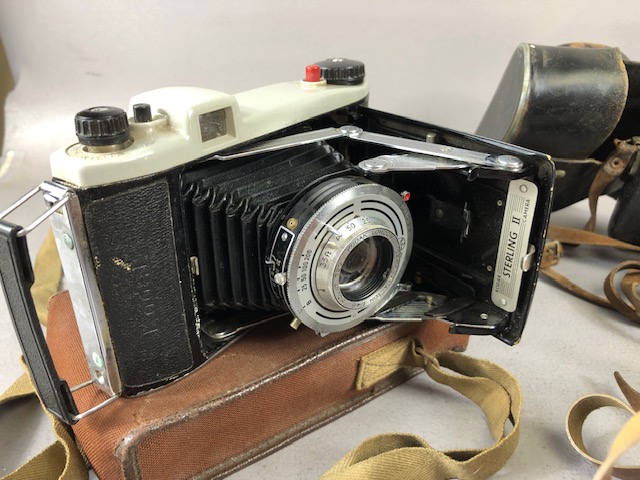 Vintage Cameras, to include Ensign box camera in case, Kodak Sterling II in case, Kodak Brownie - Image 2 of 5