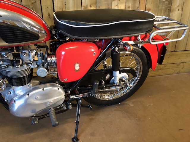 Motorcycle: Vintage motorbike, a BSA 250cc black and red example, first registered in July 1960. - Image 4 of 18