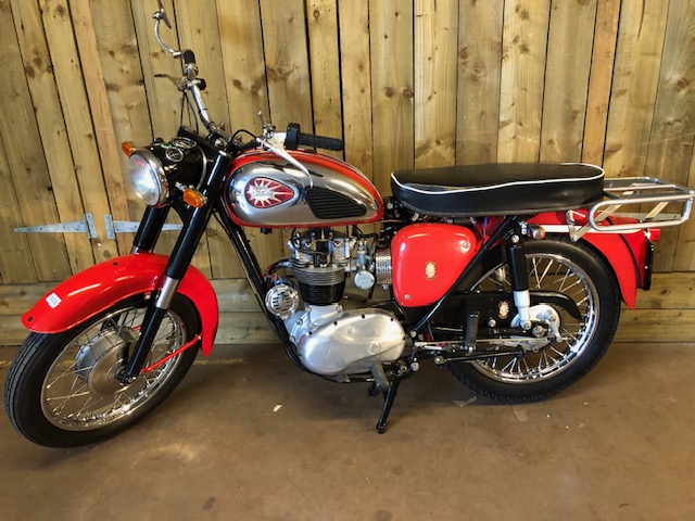 Motorcycle: Vintage motorbike, a BSA 250cc black and red example, first registered in July 1960. - Image 17 of 18