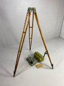 Scientific instruments, Surveyors level in case and tripod stand Cooke s440, Vickers Instruments