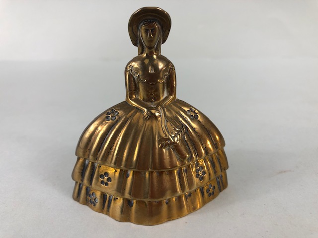 Brass bells, 3 vintage bells in the form of ladies, 2 in crinoline dresses the other in welsh - Image 2 of 8