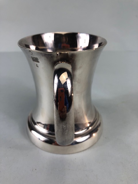 Silver Plate by Walker and Hall comprising of two slim line mugs approximately 9.5cm high, tankard - Image 6 of 17