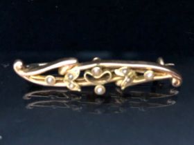 15ct (marked .625) Gold Bar Brooch set with seed Pearls fully hallmarked with Makers mark F.B approx