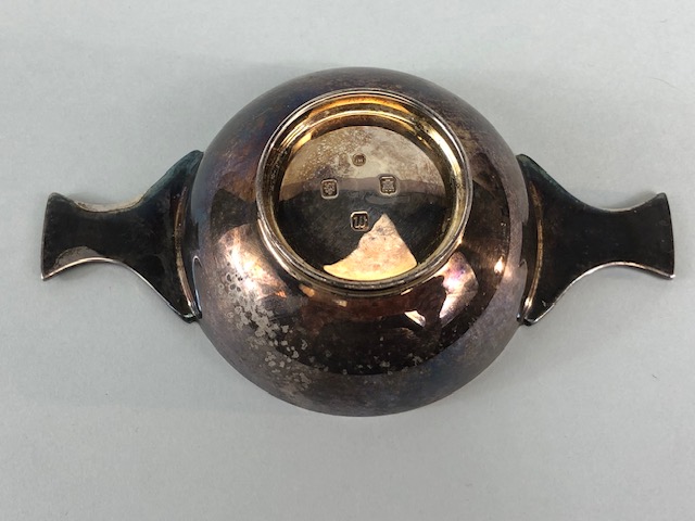 Silver hallmarked twin handled Quaich bowl hallmarked for Edinburgh by maker Francis Howard Ltd - Image 4 of 6