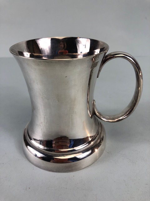 Silver Plate by Walker and Hall comprising of two slim line mugs approximately 9.5cm high, tankard - Image 7 of 17