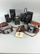 Vintage Cameras, collection of early 20th century cameras to include, Brownie No 2 bellows