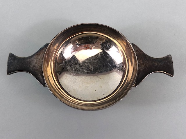 Silver hallmarked twin handled Quaich bowl hallmarked for Edinburgh by maker Francis Howard Ltd - Image 2 of 6