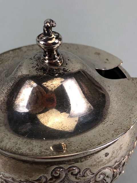 Antique English Hallmarked Silver Birmingham 1896, covered salt pot, repose scroll design hinged lid - Image 5 of 14