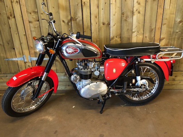 Motorcycle: Vintage motorbike, a BSA 250cc black and red example, first registered in July 1960. - Image 18 of 18