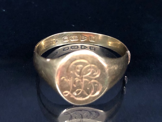 18ct Gold signet ring (as found) total weight approx 4.4g