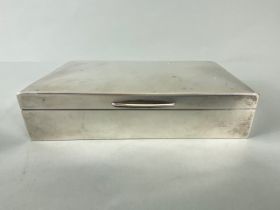 Silver Hallmarked cigarette box with Cedar lining approx 15 x 9 x 3.5cm and hallmarked for