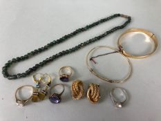 Collection of vintage jewellery to include gold plated bracelet, Art deco style earrings and three