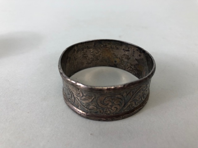 Hallmarked silver items to include four napkin rings (total weight approx 182g) - Image 7 of 8