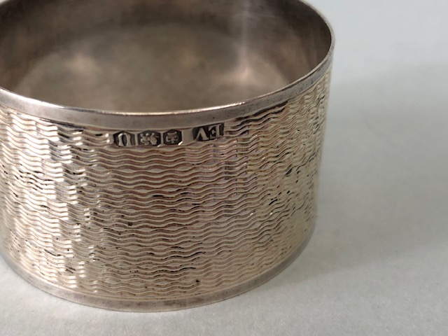 Silver hallmarked lined compact and two hallmarked silver napkin rings (total weight approx60g) - Image 5 of 8