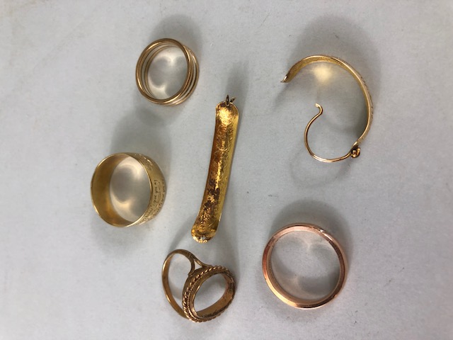 Collection of 9ct Gold items to include rings and some jewellery as found total weight approx 15.5g
