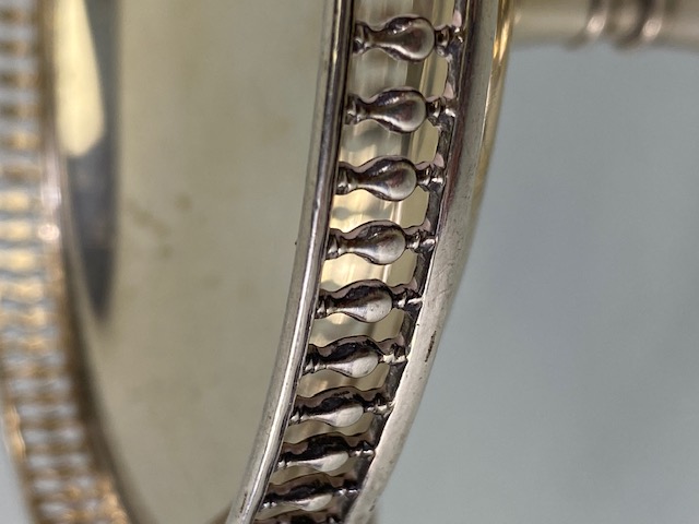 Silver sweet meat dish or Tazza with twin handles and pierced edges on a stepped pedestal base - Image 5 of 7