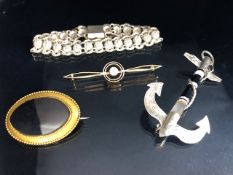 Collection of jewellery to include a 9ct Gold bar brooch (approx 2.5g), Agate set and silver Anchor,